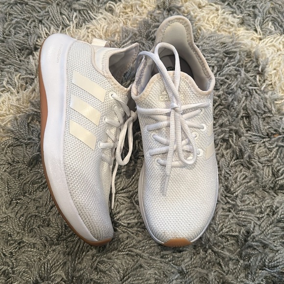 Gently worn adidas Sneakers - Picture 3 of 5